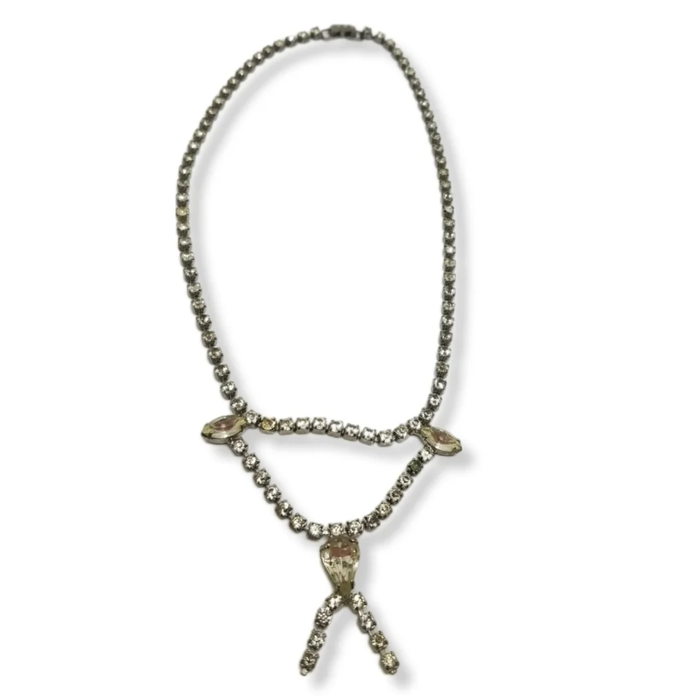 VINTAGE 1940s SILVERTONE CHAIN & DIAMANTE NECKLACE